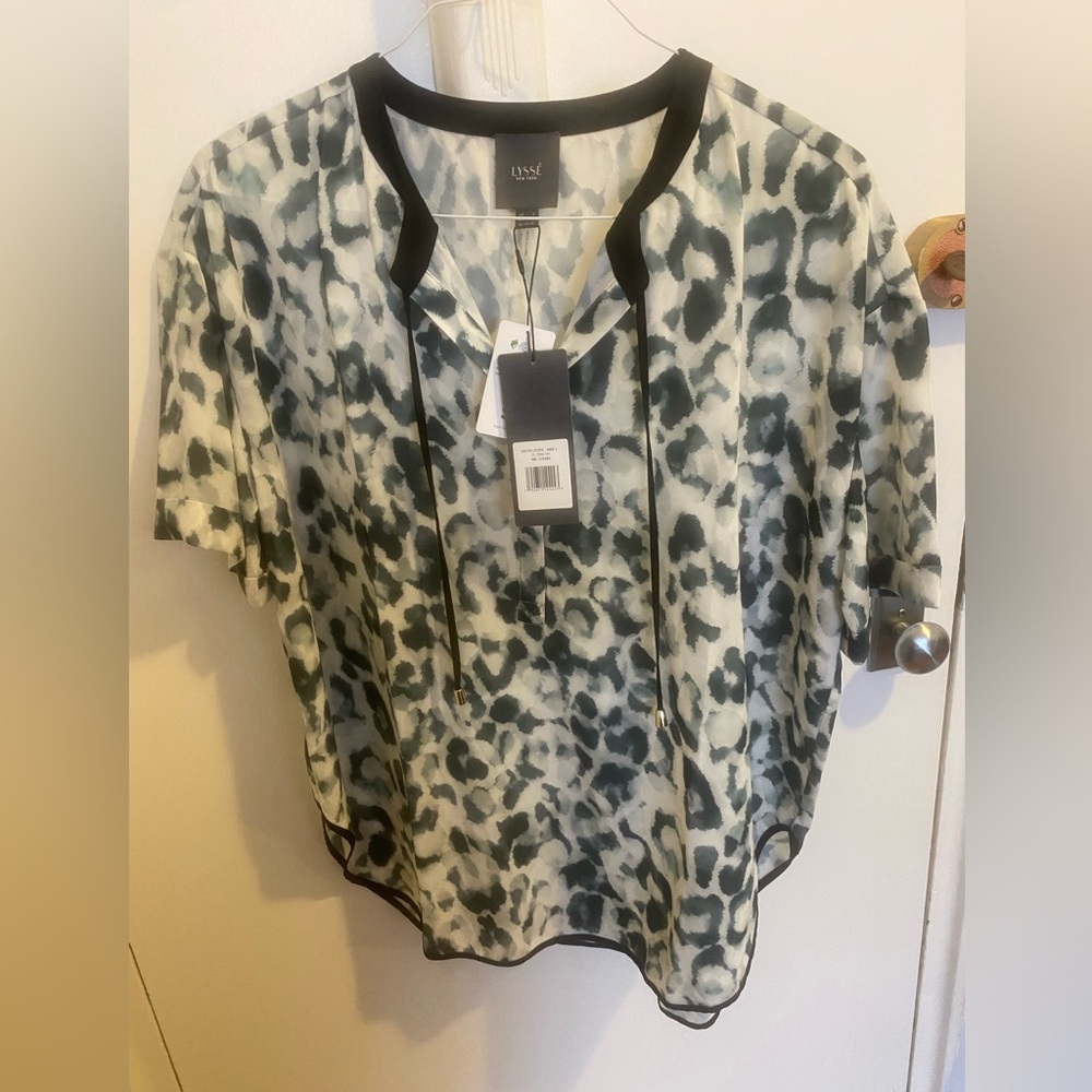 Lysse brand new top with tags! Cute leopard print